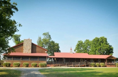 Floyd Dale House | Rustic charm meets Southern elegance for the most unforgettable events