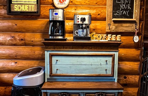 Colgate House | Rustic Charm: Pewaukee Lake Cabin, Sauna & Hot Tub