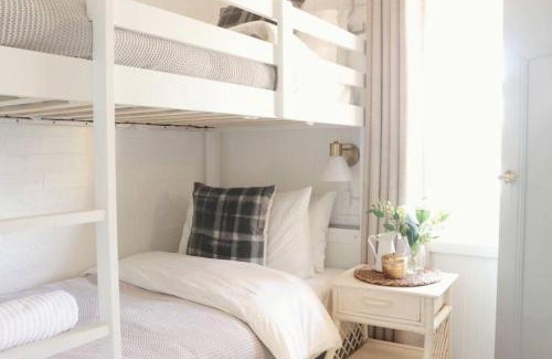 Bathurst House | Rustic Chic 200 metres from CBD