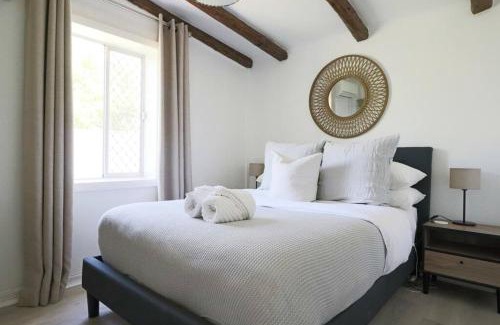 Bathurst House | Rustic Chic 200 metres from CBD