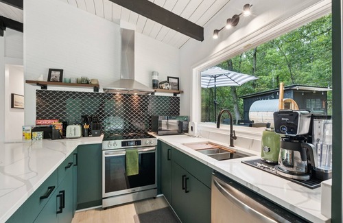 Luray Cabin | Rustic-Chic Cabin, Hot Tub, Pets, Cedar Sauna & Walk to River Outfitters