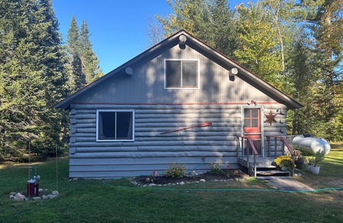 Clam Lake Cabin | Rustic Clam formally known as "Lakeview".A Cozy Log Cabin Getaway