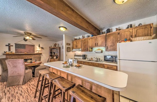 Cloudcroft House | Rustic Cloudcroft Cabin with Hot Tub and Fireplace!