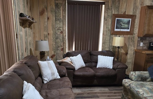 Amity Cabin | Rustic Comfort Cabins-Anglers Basin with Hot Tub