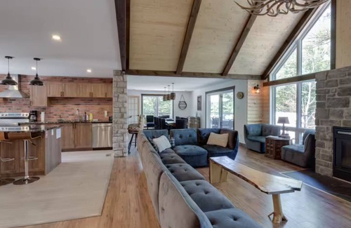 St-Adolphe-d'Howard Cottage | Rustic cottage with a modern touch on river-lake, 6 bedrooms