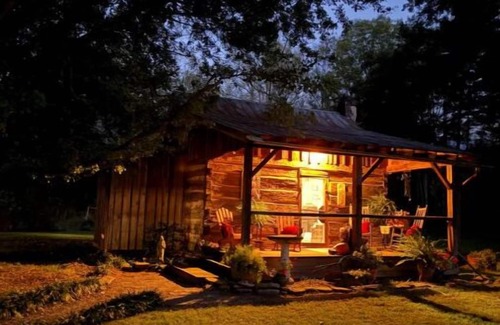 Andrews Cabin | Rustic Cozy Cabin in Andrews, NC