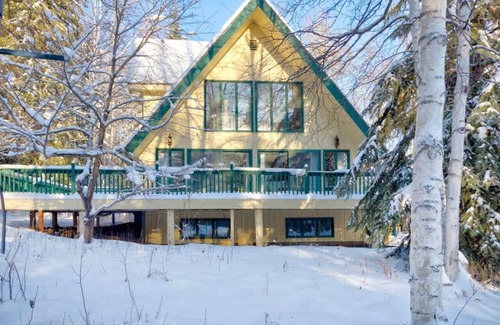 College Cabin | Rustic Cozy Moose Chateau w/4b3b Center Located