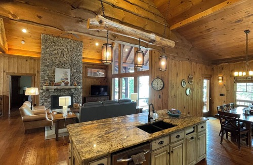 Blue Ridge House | Rustic Elegance On Lake Blue Ridge With Spectacular Views