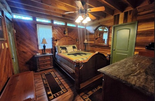 Pipestem Cabin | Rustic Family Cabin for nine right across the street from Pipestem State Park!