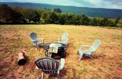 Mount Aetna RV Rental | Rustic Glamping Tent with Farm Animals near Hershey in Fredericksburg, PA