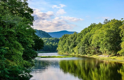 Seebert House | Rustic Hideaway with Fire Pit Less Than 1 Mi to River!