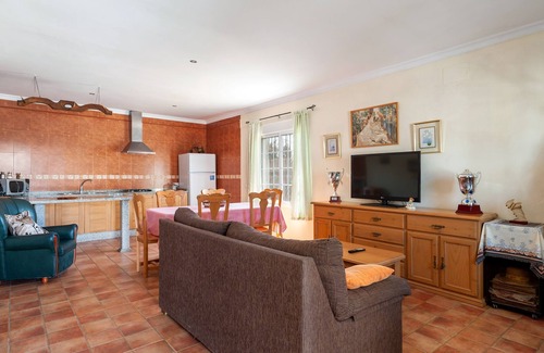El Palmar House | Rustic Home Close to the Beach with Pool, Terrace, Garden & Wi-Fi; Parking Available, Pets Allowed