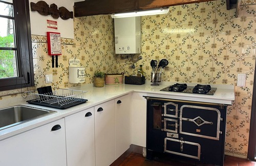 Mafra Cottage | Rustic house with garden and private pool in very quiet area