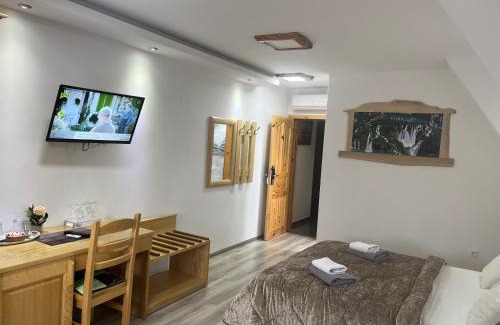 Prijeboj Hotel | Rustic Inn River