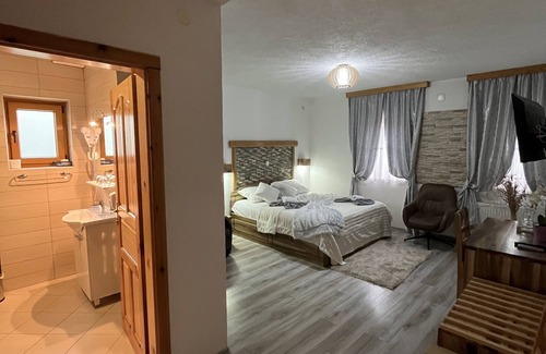 Prijeboj House | Rustic Inn River 2