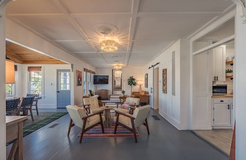 Saratoga Springs House | Rustic Lakeside Mansion w/Outdoor Kitchen & Minutes To Track