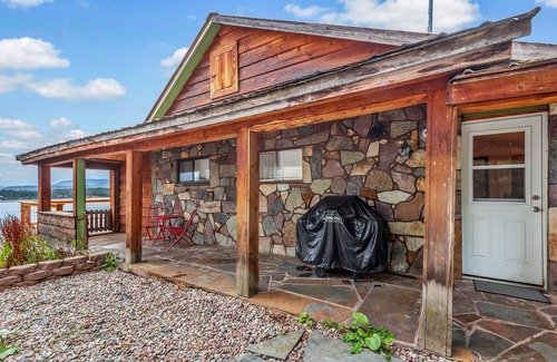 Hope Cabin | Rustic lakeview cabin w/gas grill, large deck, mountain views, W/D, wood stove