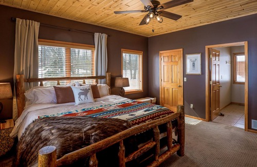 Walker Cabin | Rustic Lodge on Leech Lake, minutes from Walker!