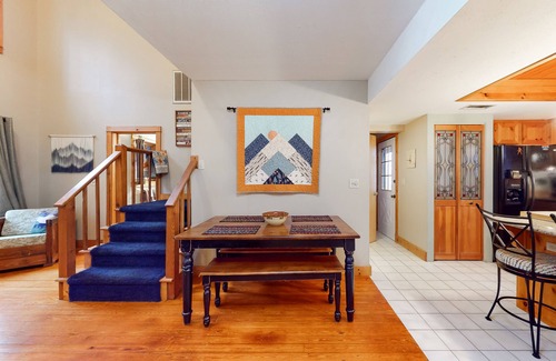Lake Lure House | Rustic log cabin in Rumbling Bald with firepit, deck, & pool access