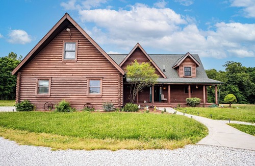 Alexandria Cabin | Rustic Log Retreat on Eleven Acres. Sleeps 24. Pond and close to Intel.