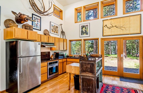 Harrison House | Rustic-modern home in forest overlooking Lake Coeur d’Alene with W/D & AC