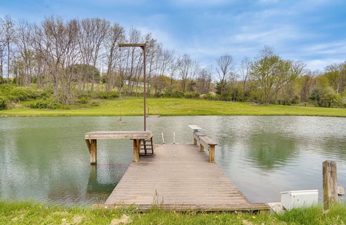 Mt Perry Cabin | Rustic Mount Perry Cabin Near Fishing Pond & Farm