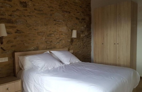 Viana do Bolo Hotel | Rustic pension OR TRANCALLO