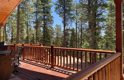 Duck Creek Village Cabin | Rustic, Romantic, Secluded