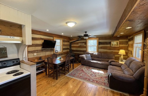 Elizabeth Cabin | Rustic, Romantic, Secluded, & Private