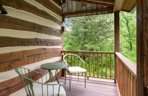 Elizabeth Cabin | Rustic, Romantic, Secluded, & Private