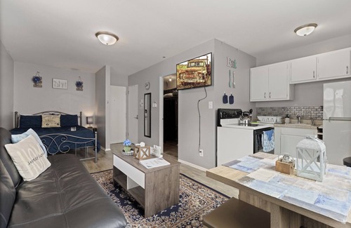 Aurora Apartment | Rustic Spacious Studio/Aurora area/Sleeps 2/Pet Friendly/FREE WI-FI & Parking