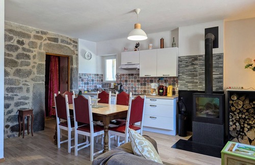Saint-Front Cottage | Rustic stay near Estables and Puy-en-Velay