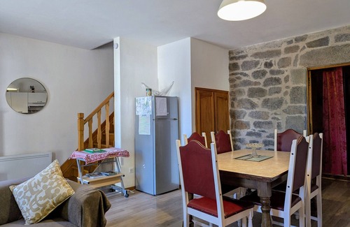 Saint-Front Cottage | Rustic stay near Estables and Puy-en-Velay