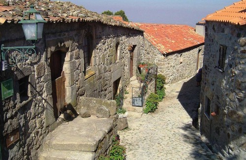Vila Ruiva Cottage | Rustic Terrace2 Bedrooms Farm House