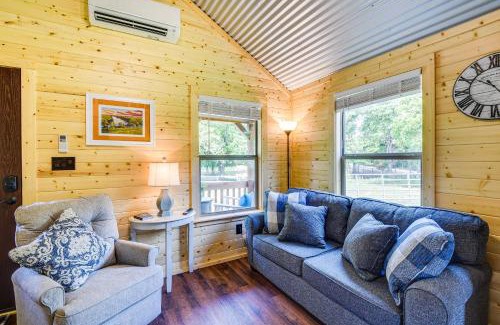 Weatherford House | Rustic Texas Getaway with Grill on 30 Acres
