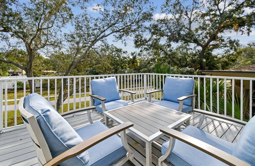 Dunedin House | Rustic Tiny Home on Pinellas Trail w/Heated Pool