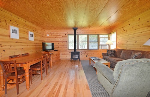 Mazama Cabin | Rustic Two Bedroom Cabin