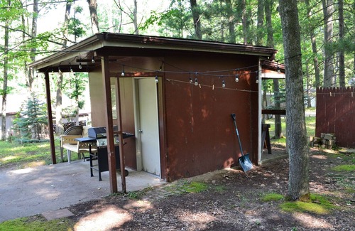 Higgins Lake Cabin | Rustic Up North Cabin very close to Higgins Lake