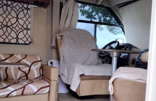 Vian House | RV by the lake!