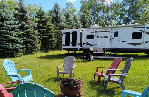 Mora House | RV Glamping at the Knife Lake Getaway Homestead- King's Corner