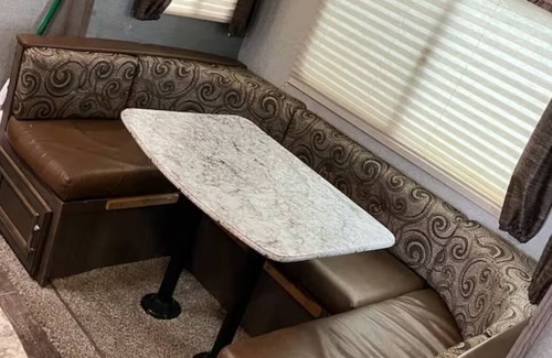 Forks House | RV in charming Forks with WiFi, AC. Happy travel and 1 block from Bella’s house!