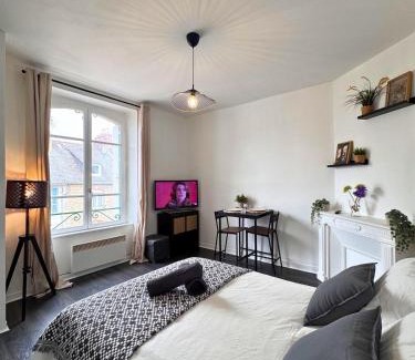 Quimper Apartment | Séjour chic & lumineux, cœur de ville