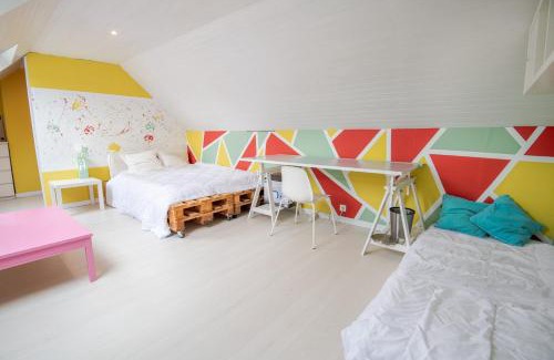 Cormery House | Séjour haut en couleurs