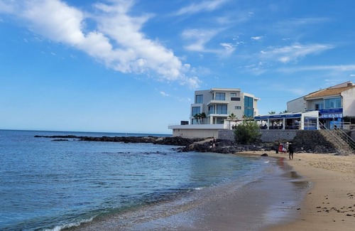 Cap d'Agde Boat Rental | Séjour sur un Voilier à Quai au Port Du Cap D Agde