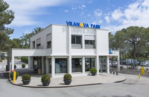 Vilanova I la Geltru Ski Chalet | S No 800 (4 adults + 2 children)