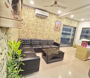 Khattalwada Hotel | S R Hotel
