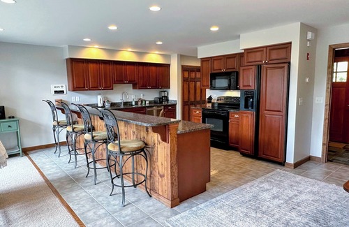 Bretton Woods House | S8 Gorgeous Stone Hill Townhome in Bretton Woods. Great views, AC, huge kitchen, fireplace!