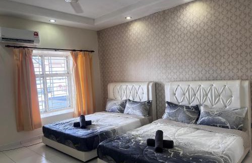 Taman Setia Indah House | S911 4 room 15 pax