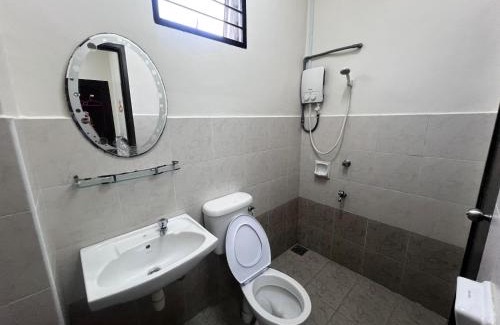 Taman Setia Indah House | S911 4 room 15 pax