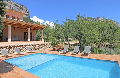 Alaro House | Sa Sort de Can Moix: private swimming pool, tranquility, terraces, internet